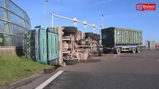 Vrachtwagen gekanteld bij oprit naar A16 in Prinsenbeek