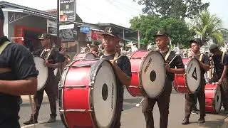 Drumband SUPM Batang Meriahkan Karnaval Desa Siwatu Wonotunggal