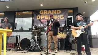 Low-reen & Maxwell St Market Blues 9.23.22 @ Jim&rsquo;s Original, Who Let the Cat Out Of the Bag!