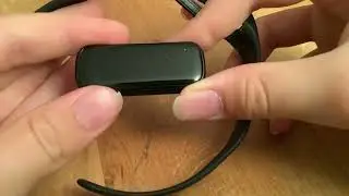 How to attach and detach the Samsung Galaxy fit 2 band