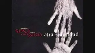 Mercedes Sosa - El tuerto y los ciegos con Charly Garcia.