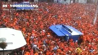 WK-Finale 2010: NED-SPA, Nederland verliest. DE VOORUITGANG, MARKT 11, EINDHOVEN