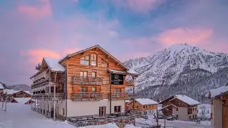 Le Chalet Blanc H&ocirc;tel & Spa, Montgen&egrave;vre, France | Travel With Sheenu