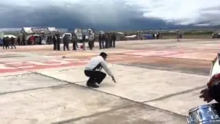 Queque bailando tuntuna