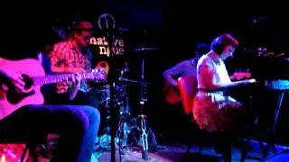 900 Spaces: A murder of crows (acoustic)