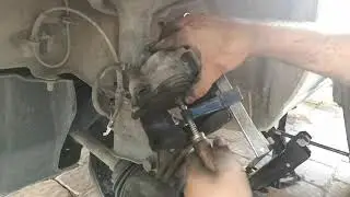 Cómo CAMBIAR PASTILLAS de FRENO de COCHE - FIAT DOBLO