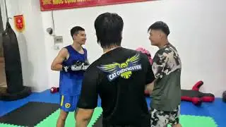 Tập luyện overhand phản đ&ograve;n cross