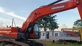 Doosan DX225LCA 1m&sup3; Excavator Walkaround