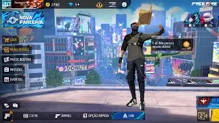 Jogando com um martelo no ff kkkk