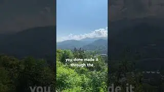 Sometimes you just have to stop, breathe, and take it all in.Downtown Gatlinburg hits different. 🌄✨