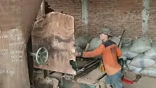 Perfect Cut, Perfect Grain &mdash; The Art of Precision Sawing #precisionwork #craftsmanship #woodwork