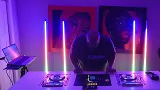 House mix on the cdj&rsquo;s for bookings