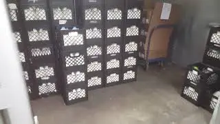 This Automatic Door Makes Sci-fi Sounds.