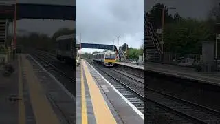Chiltern 165027 passing Widney Manor at Speed #ukrail #trainsatspeed #train #railway