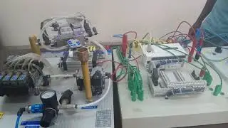 BRAS MANIPULATEUR &Eacute;LECTRO-PNEUMATIQUE 5 AXES
