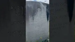 Только в Джорджии вы найдете памятник свинье, спасенной из 40-футового колодца в 1930-х годах!