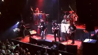 Dazaranha apoia o surf seguro!