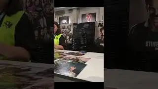 Getting a Walking Dead Funko Pop signed by Steven Ogg aka Simon! #ComicCon #Signing #Shorts #TWD