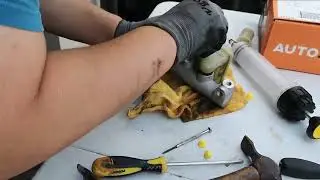 XJ40 - Replacing the Brake Master Cylinder