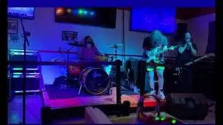 Drummer going crazy with one hand!