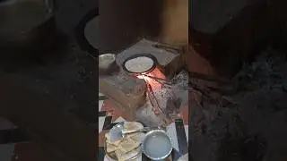 गावाकडची चुलीवरची भाकरी|Village Kokan #kokan #kokani #kokani_vlog #villagelife #villagevlog #viral