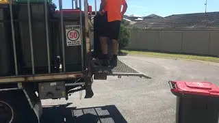 Bin Delivery Truck ~ Suez repair truck