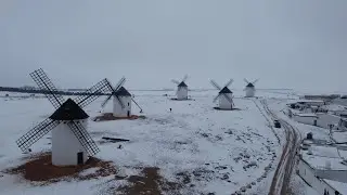 Molinos nevados en Campo de Criptana | DJI Mavic Mini 2