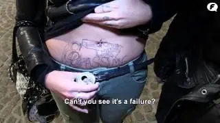 Out of the Picture (Buitenbeeld) - Ron Jeremy and the Worst Tattoo Ever - Flabber.nl
