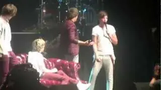 Liam's Voice Cracks (so cute) and Twitter Q&A