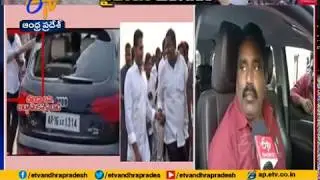 Car Driver React | YCP activists attack TDP leaders Bonda Uma & Buddha Venkanna