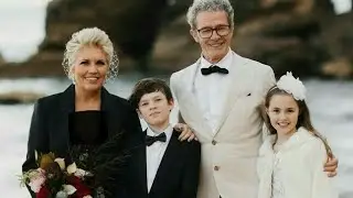 Country singer Melinda Schneider is marrying partner Mark Gable after 14 years together