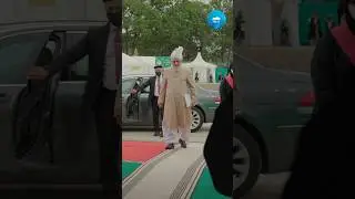Hazrat Mirza Masroor Ahmad (aba) arrives at Lajna Gah for their session.
