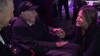 CMA Awards 2018: Keith Urban and Chris Stapleton greet a WWII veteran