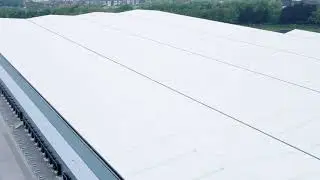 Koele witte daken zijn duurzaam en leveren een hoger rendement op
