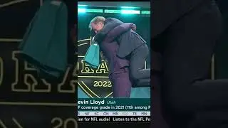 Devin Lloyd shows Great Form Wrapping up Roger Goodell😅