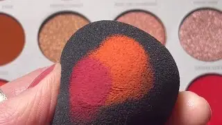 Beauty Sponge Eyeshadow Hack 😧 #shorts