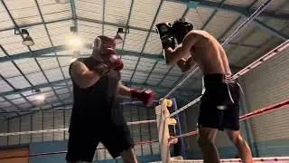 Amateur￼ boxer middleweight versus pro boxer heavyweight