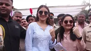 Anushka Sharma Cast her Vote With Her Mother | Maharashtra Election 2019
