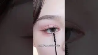 Korean Makeup Magic: Glitter Edition for the Ultimate Glow Up!💄  #glittermakeup #glowup #shorts