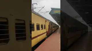 🔥13105 Sealdah Ballia Express🔥 #rail #railway #shortsviral #viralshorts #shorts