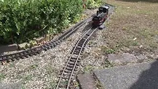 Achtertuin veranderd in een modeltreinbaan
