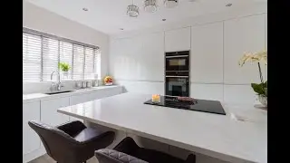 White Gloss Handleless Doors Kitchen