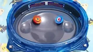 SYNCHRONOUS ATTACK!! HASBRO Super Hyperion H6 VS Kolossal Helios H6 | Beyblade Burst Surge