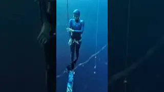 Czy ja&hellip; zasnęłam pod wodą? 😴🌊#agatazałęcka  #freediving  #actress  #deepdiver #underwaterlife