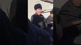 Baxrom baxshi Sherobodda muxlislar davrasida