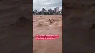 Homem surfando em Governador Viladares  / MG