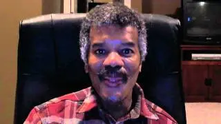 Author Devon Vaughn Archer Sings The Christmas Song to Fans