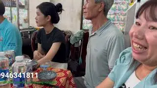 CẢ ĐOÀN TỚI NHÀ ANH MÍA ĂN BỮA CƠM THÂN MẬT VỚI GIA ĐÌNH.
