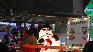 Parade of Lights brings holiday cheer to Holland neighborhood