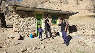 🧱 The difficult crossing of the river by the blocks; empathy in the heart of nomadic life
